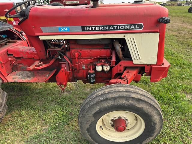 Image of International Harvester 574 equipment image 2