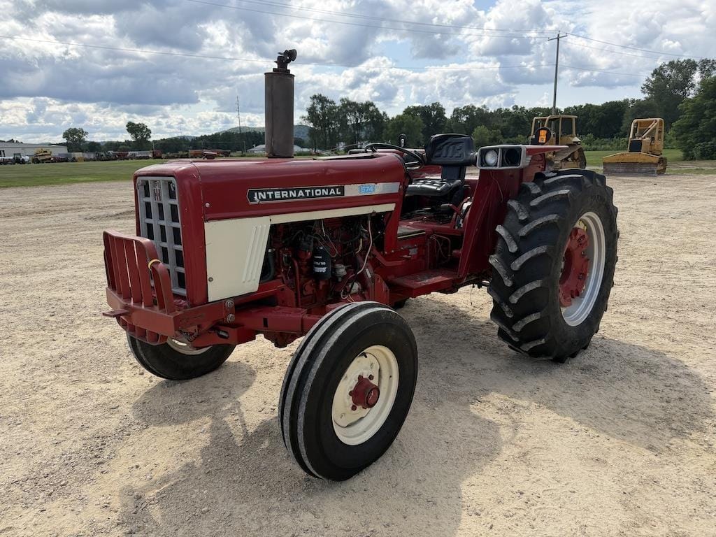 International Harvester 574 Equipment Image0
