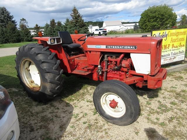 Image of International Harvester 574 equipment image 2