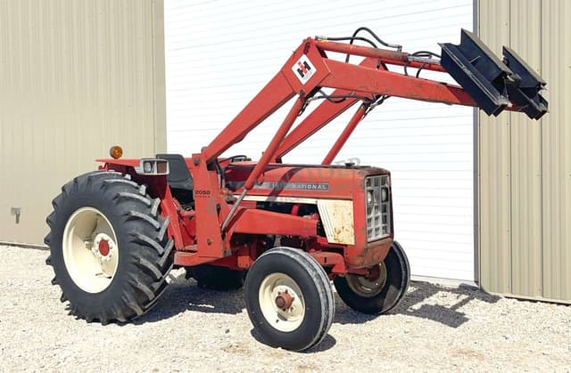 Image of International Harvester 574 equipment image 1