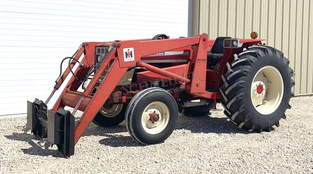 Image of International Harvester 574 equipment image 2