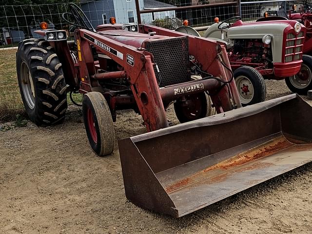 Image of International Harvester 574 equipment image 1