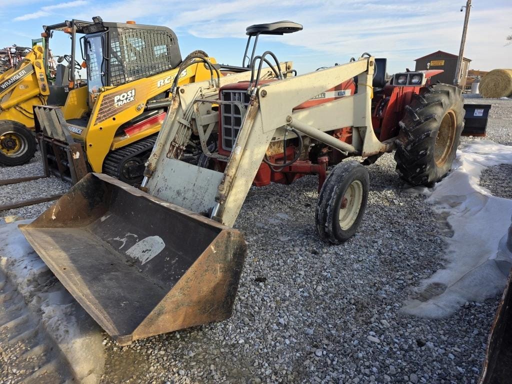 International Harvester 574 Equipment Image0