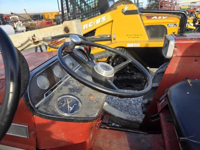 Image of International Harvester 574 equipment image 4