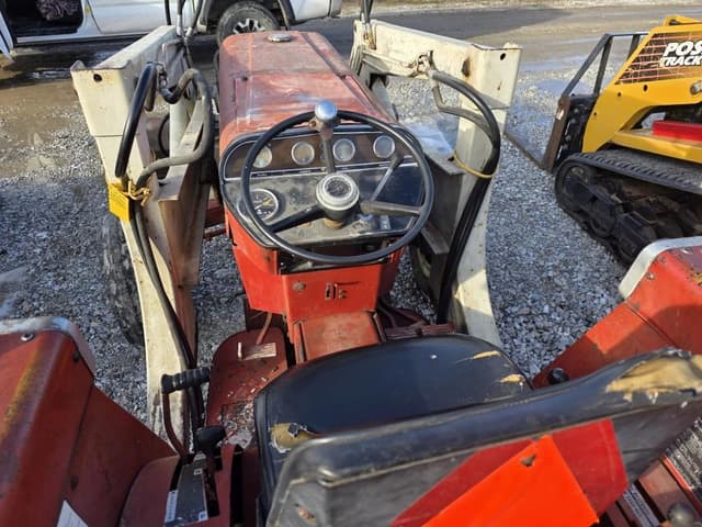 Image of International Harvester 574 equipment image 3