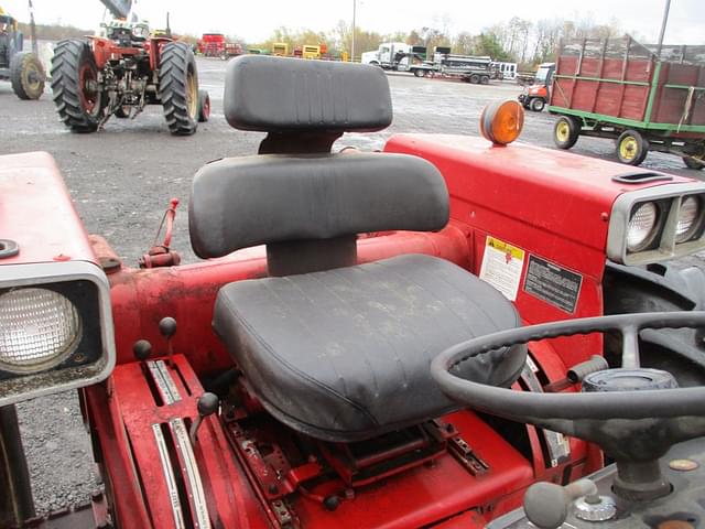 Image of International Harvester 574 equipment image 3