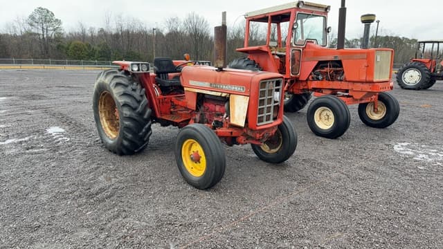 Image of International Harvester 574 equipment image 2