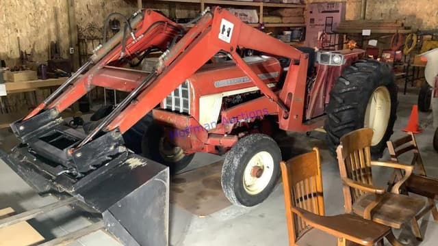 Image of International Harvester 574 equipment image 1