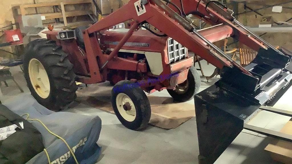 Image of International Harvester 574 Primary image