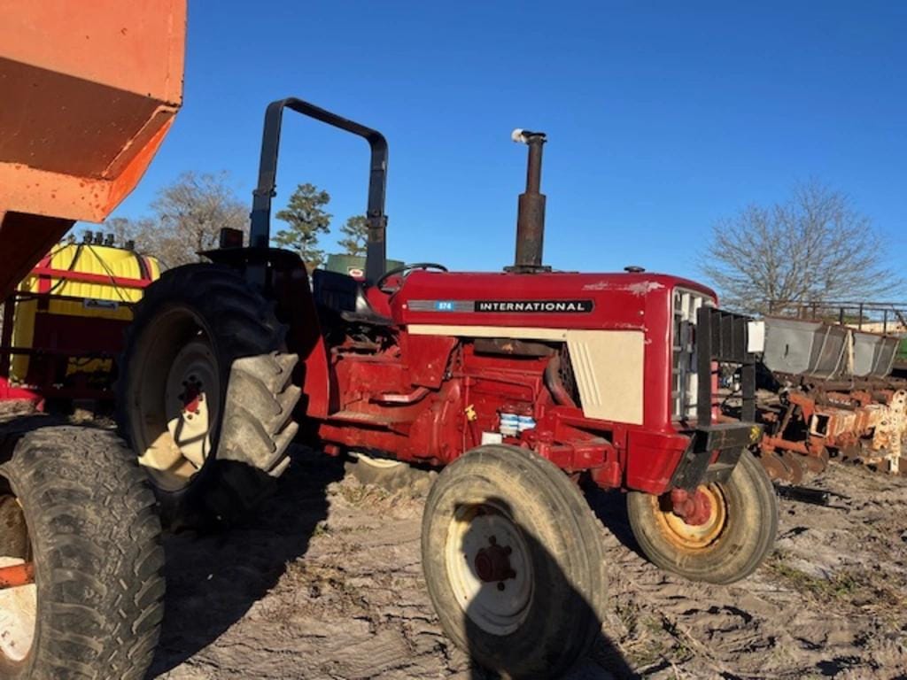 International Harvester 574 Equipment Image0