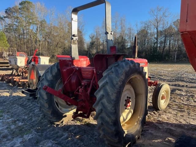 Image of International Harvester 574 equipment image 2