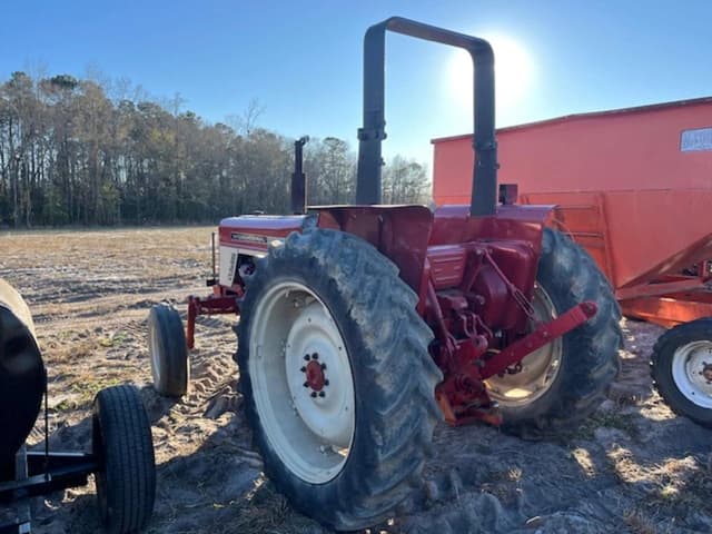 Image of International Harvester 574 equipment image 3