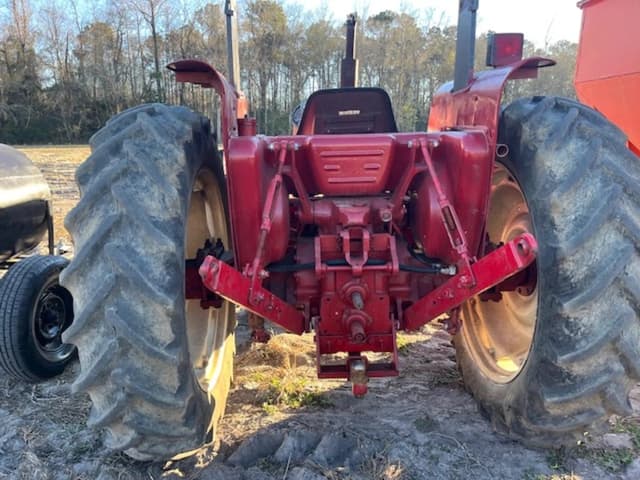 Image of International Harvester 574 equipment image 4