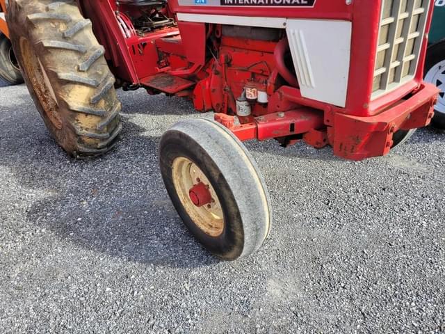 Image of International Harvester 574 equipment image 2