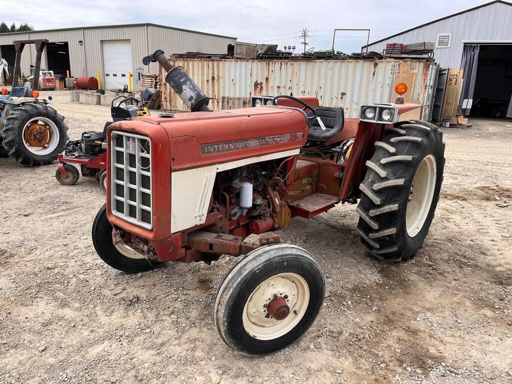 Main image International Harvester 574