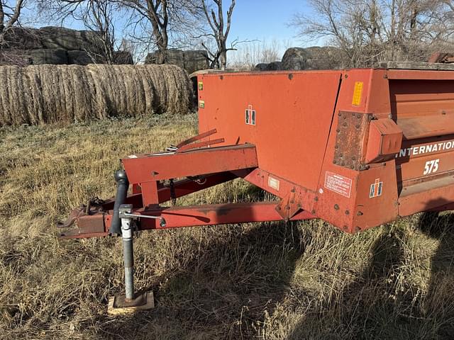 Image of International Harvester 575 equipment image 1