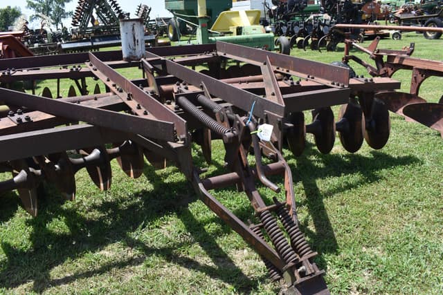 Image of International Harvester 580 equipment image 4