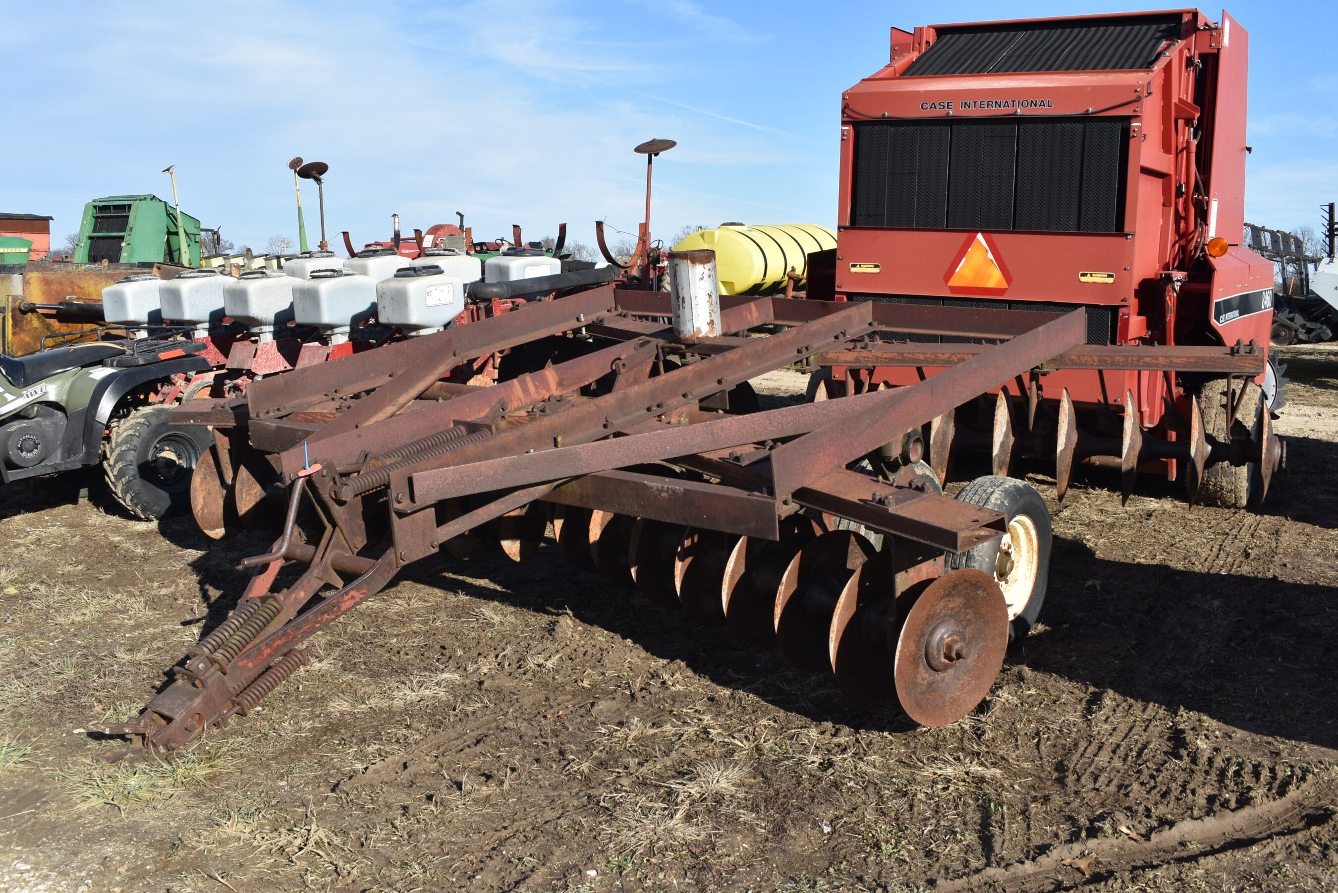 International Harvester 580 Equipment Image0