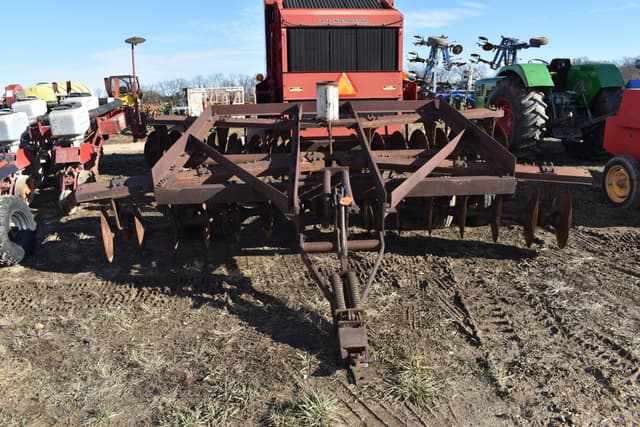 Image of International Harvester 580 equipment image 2