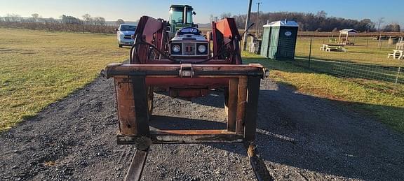 Image of International Harvester 584 equipment image 1