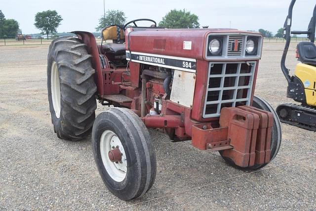 Image of International Harvester 584 equipment image 3