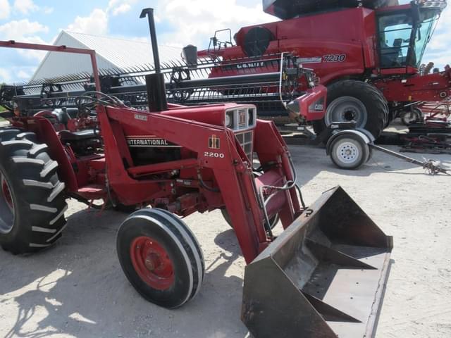 Image of International Harvester 584 equipment image 1