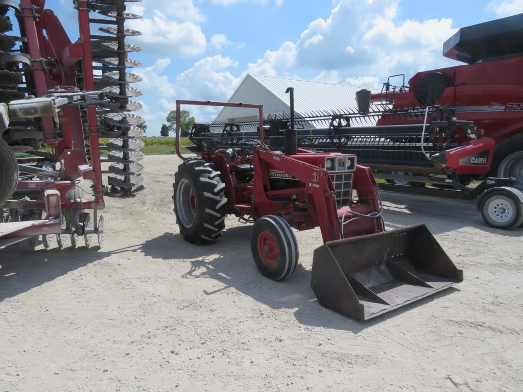 Image of International Harvester 584 Primary image