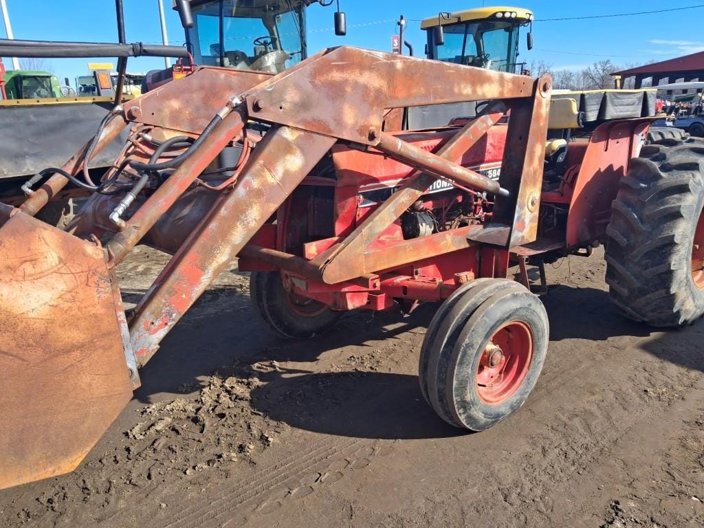 International Harvester 584 Equipment Image0