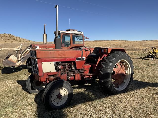 Image of International Harvester 584 equipment image 3