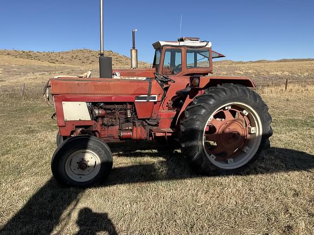 Image of International Harvester 584 equipment image 4