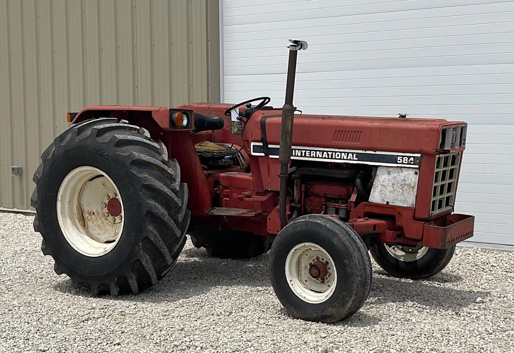 Main image International Harvester 584