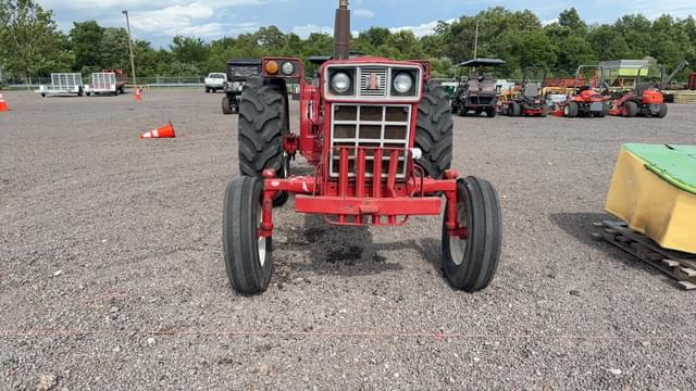 Image of International Harvester 584 equipment image 1