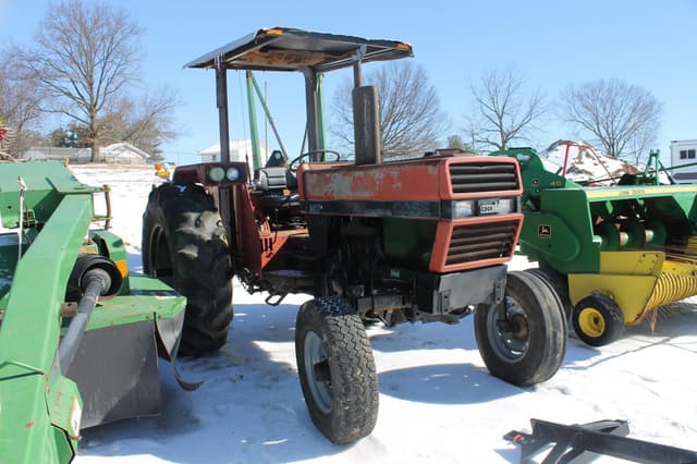Image of International Harvester 585 equipment image 2