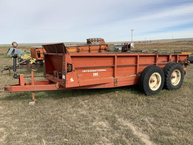 Image of International Harvester 595 equipment image 3