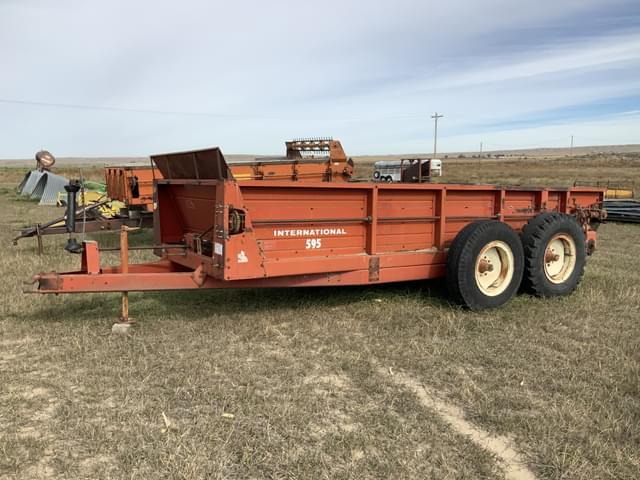 Image of International Harvester 595 equipment image 4