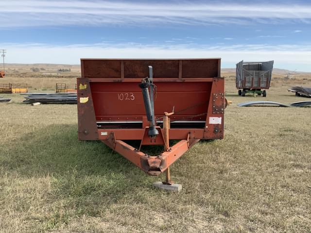 Image of International Harvester 595 equipment image 1