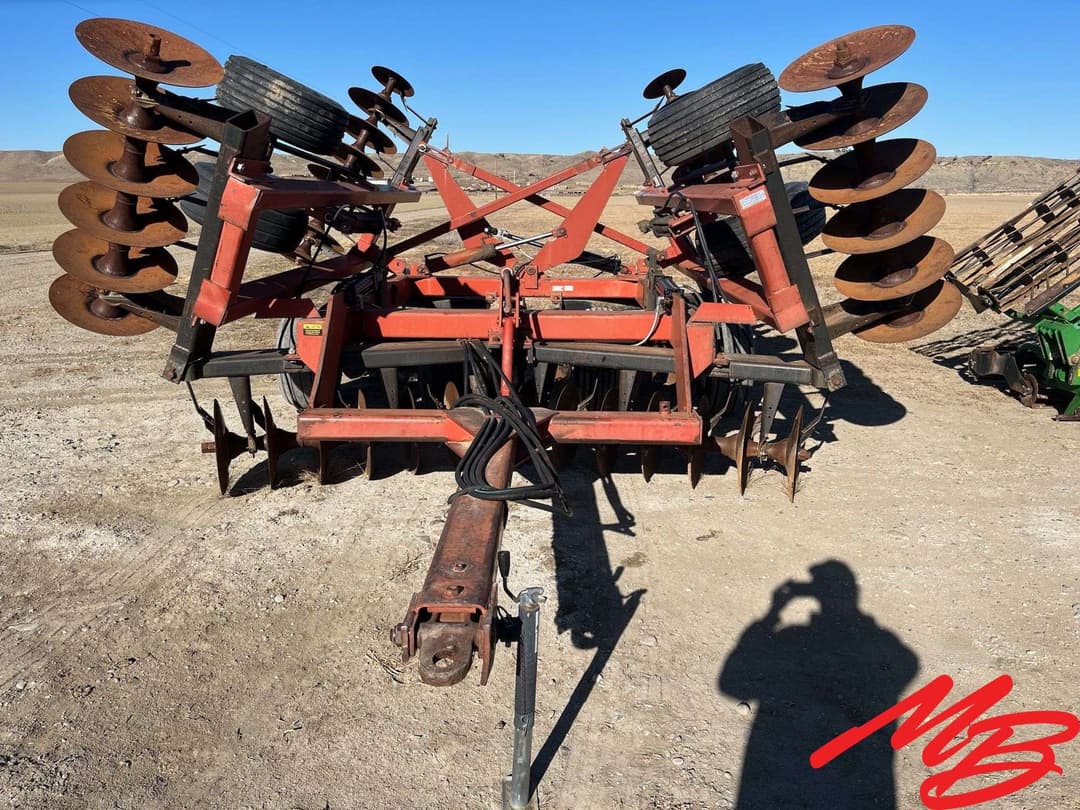 Image of International Harvester 596 Primary image