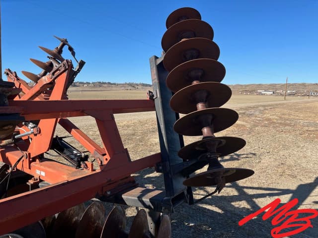 Image of International Harvester 596 equipment image 3