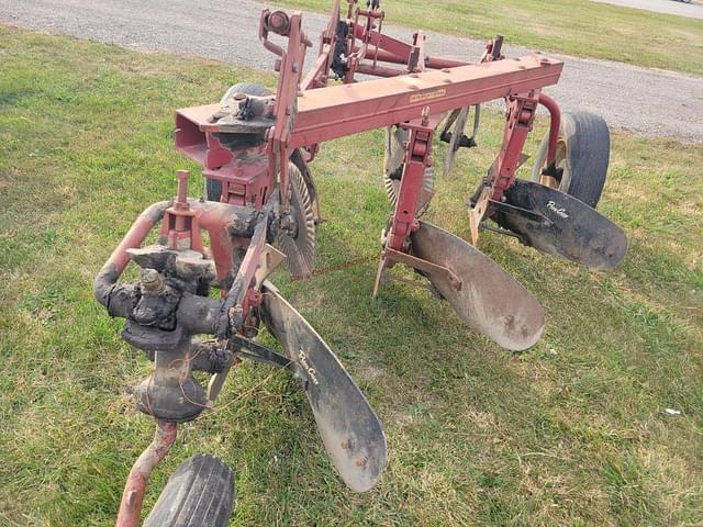 Image of International Harvester 60 equipment image 2