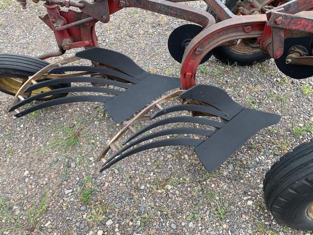 Image of International Harvester 60 equipment image 4