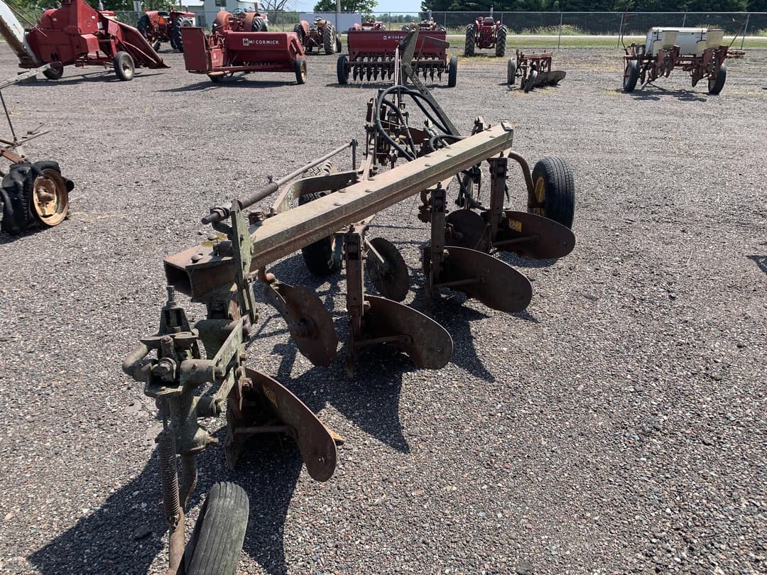 Image of International Harvester 60 Image 1