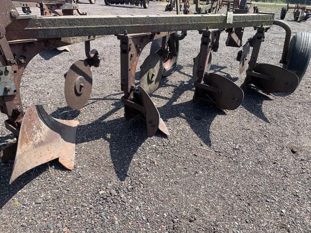Image of International Harvester 60 equipment image 4