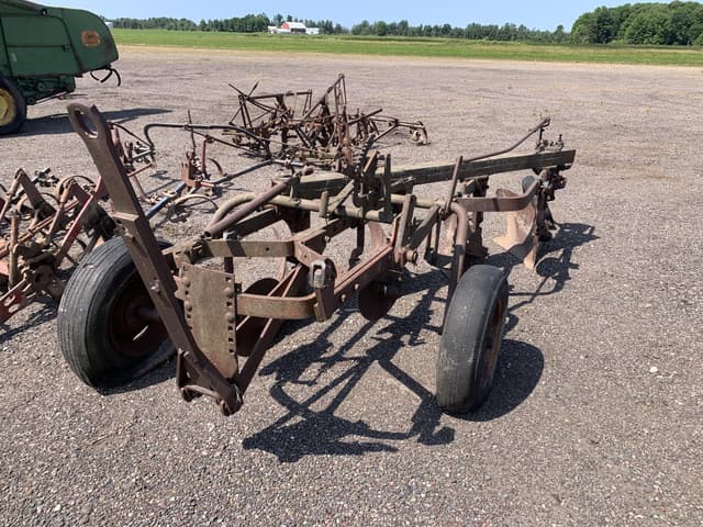 Image of International Harvester 60 equipment image 2