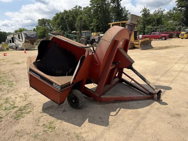 Image of International Harvester 600 equipment image 2