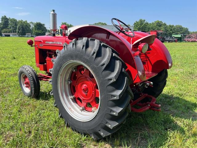 Image of International Harvester 600 equipment image 2