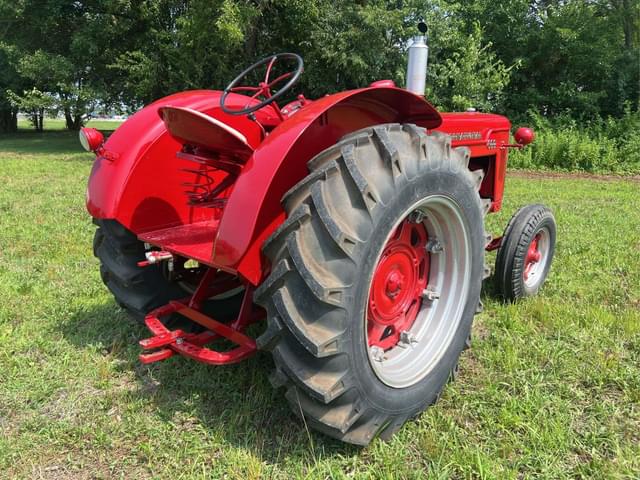 Image of International Harvester 600 equipment image 4