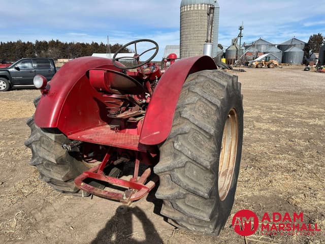 Image of International Harvester 600 equipment image 4