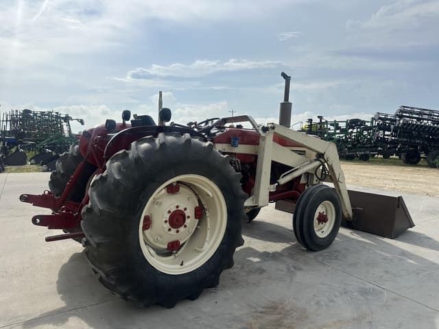 Image of International Harvester 606 equipment image 1