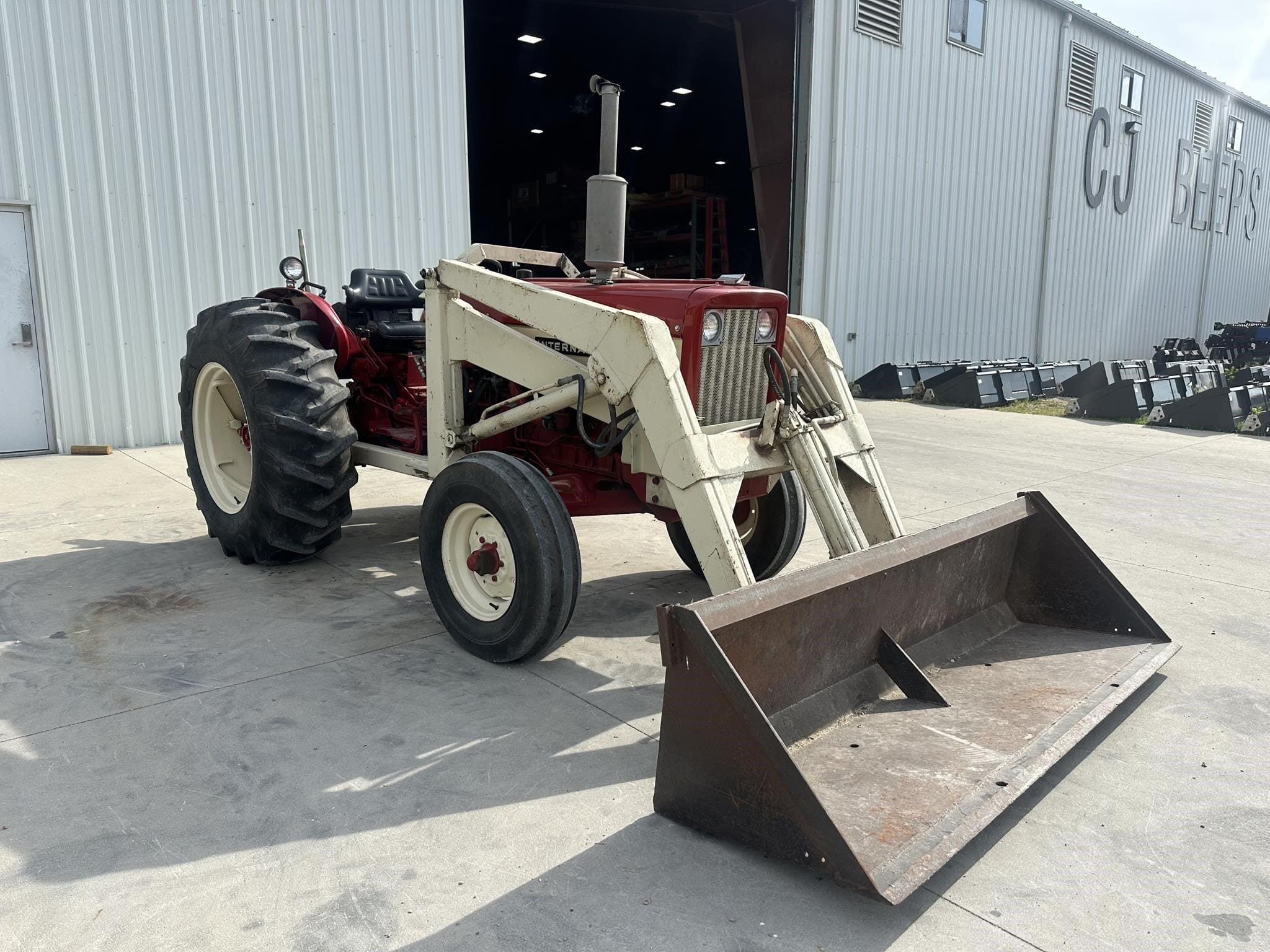 International Harvester 606 Equipment Image0