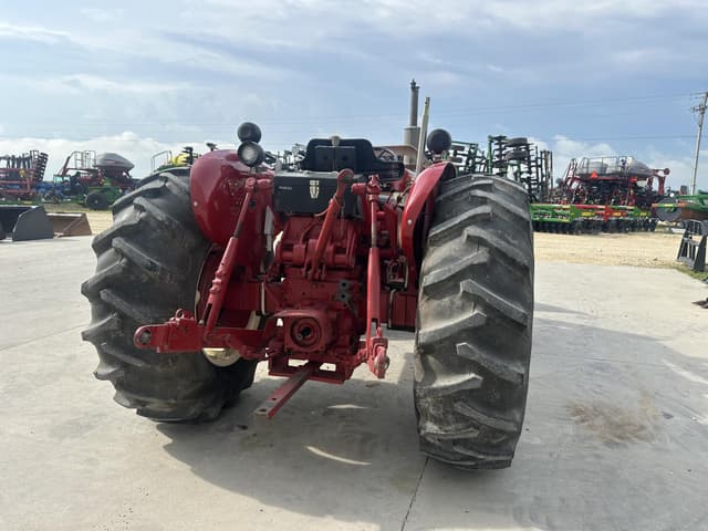 Image of International Harvester 606 equipment image 2